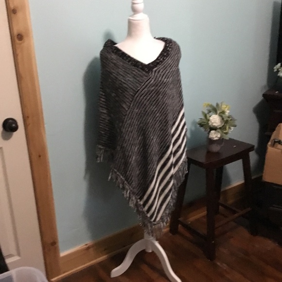 Nina Leonard Jackets & Blazers - Nina  Leonards poncho